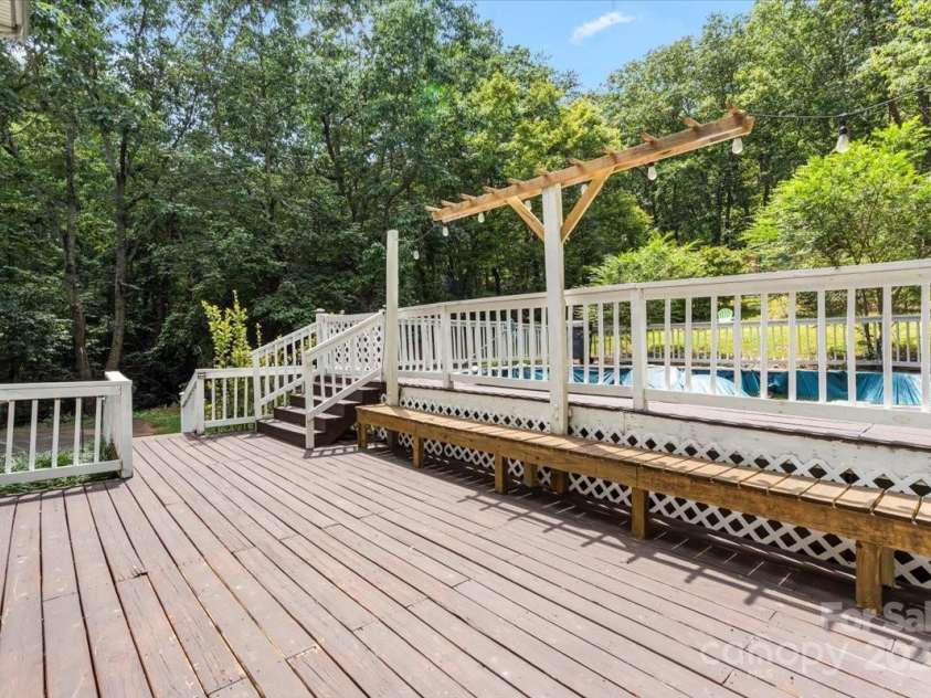 946 Laurelwood Drive, Clover, SC 29710.  MLS# CAR4280736, YatesRealty ID 6270. 