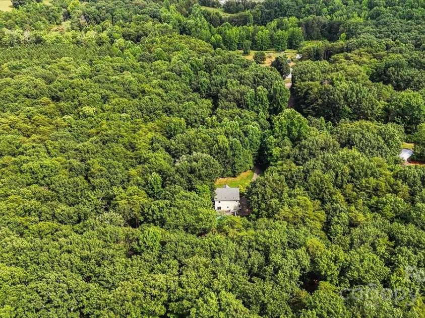 946 Laurelwood Drive, Clover, SC 29710.  MLS# CAR4280736, YatesRealty ID 6270. Privately situated in Clover!