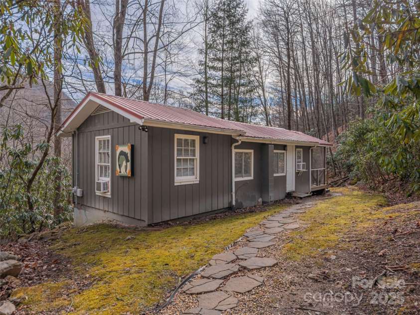 155 Mull Cove Road, Maggie Valley, NC 28751.  MLS# CAR4333073, YatesRealty ID 6271. 