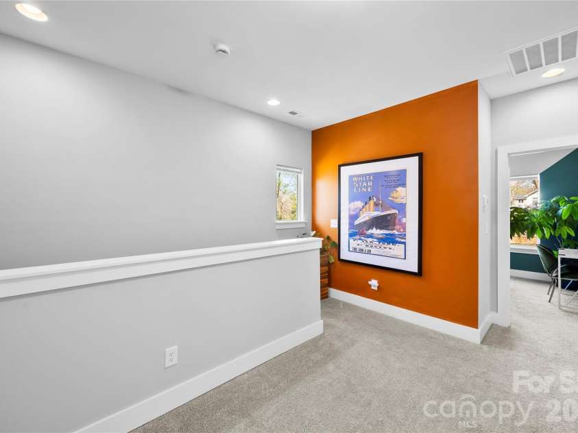 3422 Peligreni Street, Charlotte, NC 28208.  MLS# CAR4361494, YatesRealty ID 6271. Loft Upper