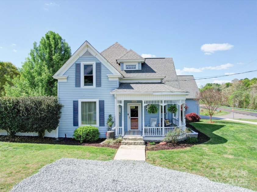 3241 Long Shoals Road, Lincolnton, NC 28092.  MLS# CAR4244038, YatesRealty ID 6272. 