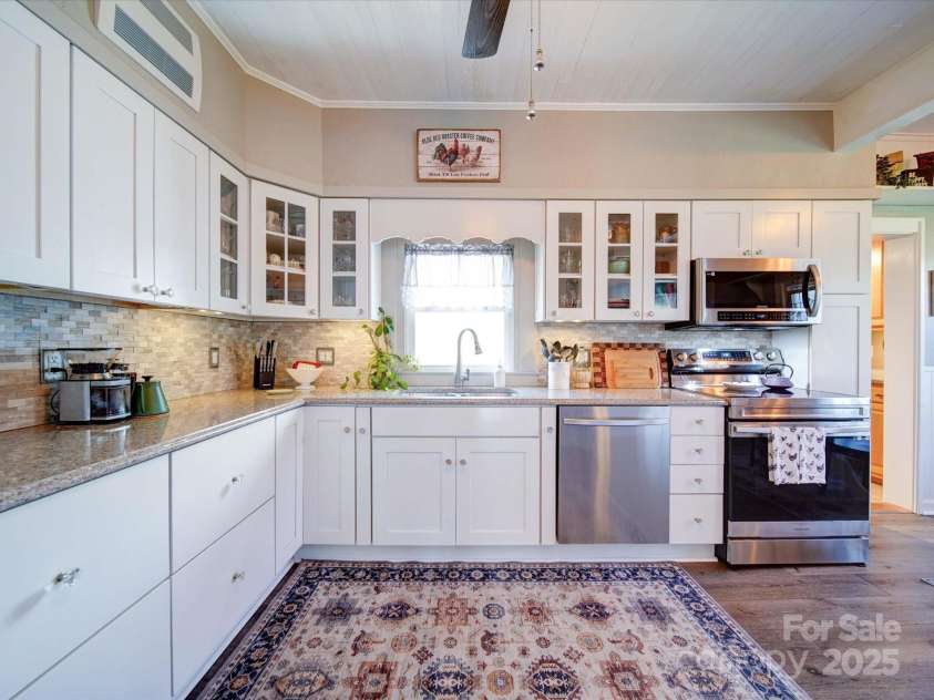 3241 Long Shoals Road, Lincolnton, NC 28092.  MLS# CAR4244038, YatesRealty ID 6272. 