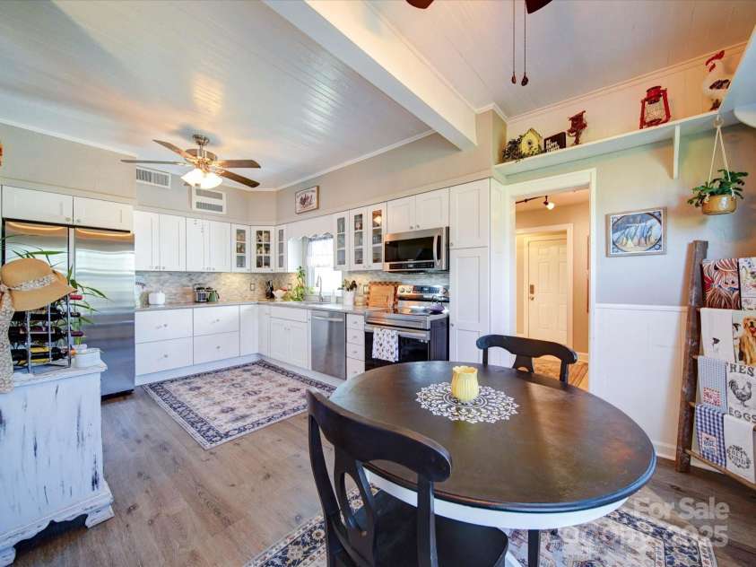 3241 Long Shoals Road, Lincolnton, NC 28092.  MLS# CAR4244038, YatesRealty ID 6272. 