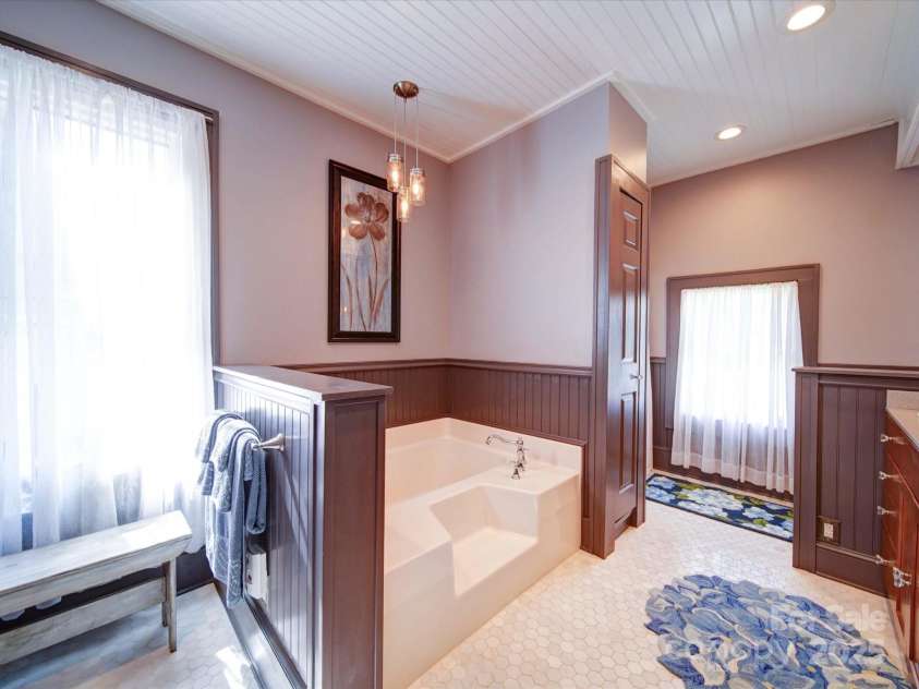 3241 Long Shoals Road, Lincolnton, NC 28092.  MLS# CAR4244038, YatesRealty ID 6272. 