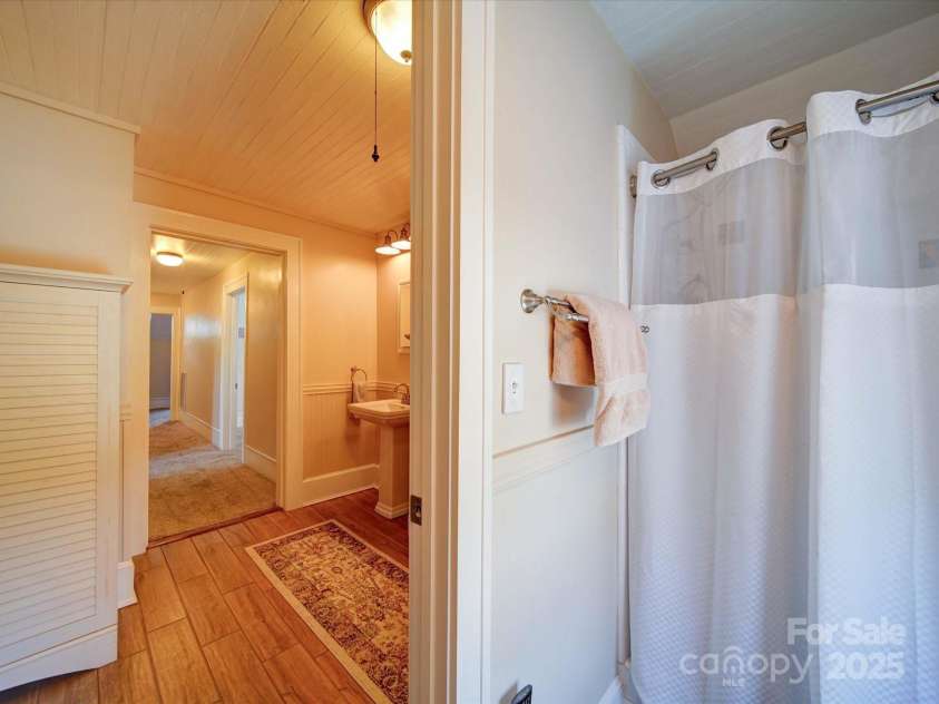 3241 Long Shoals Road, Lincolnton, NC 28092.  MLS# CAR4244038, YatesRealty ID 6272. 