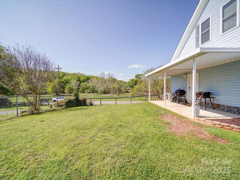 3241 Long Shoals Road, Lincolnton, NC 28092.  MLS# CAR4244038, YatesRealty ID 6272. 