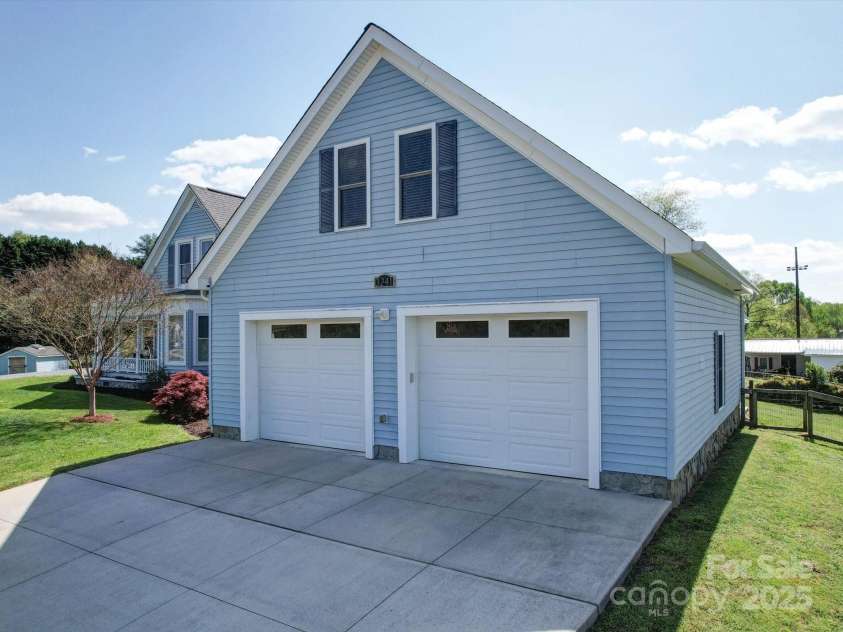 3241 Long Shoals Road, Lincolnton, NC 28092.  MLS# CAR4244038, YatesRealty ID 6272. 