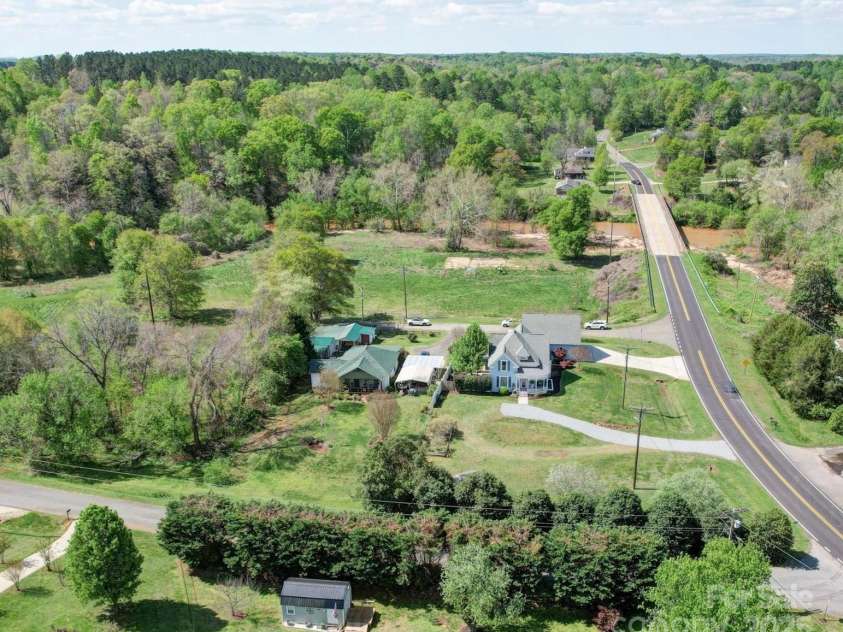 3241 Long Shoals Road, Lincolnton, NC 28092.  MLS# CAR4244038, YatesRealty ID 6272. 