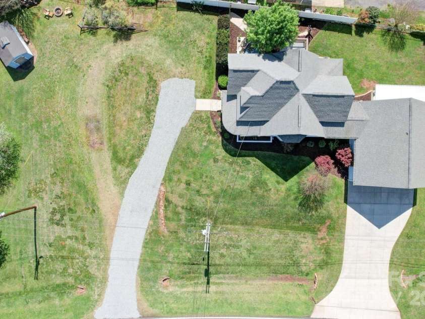 3241 Long Shoals Road, Lincolnton, NC 28092.  MLS# CAR4244038, YatesRealty ID 6272. 