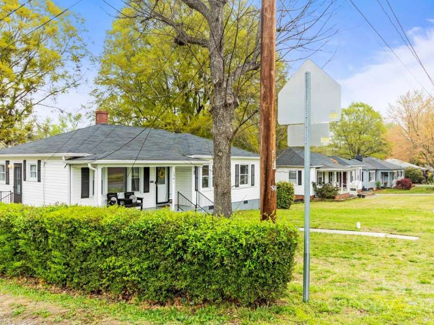 1301 Jackson Street, Kannapolis, NC 28083.  MLS# CAR4239935, YatesRealty ID 6273. 