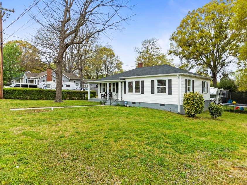 1301 Jackson Street, Kannapolis, NC 28083.  MLS# CAR4239935, YatesRealty ID 6273. 