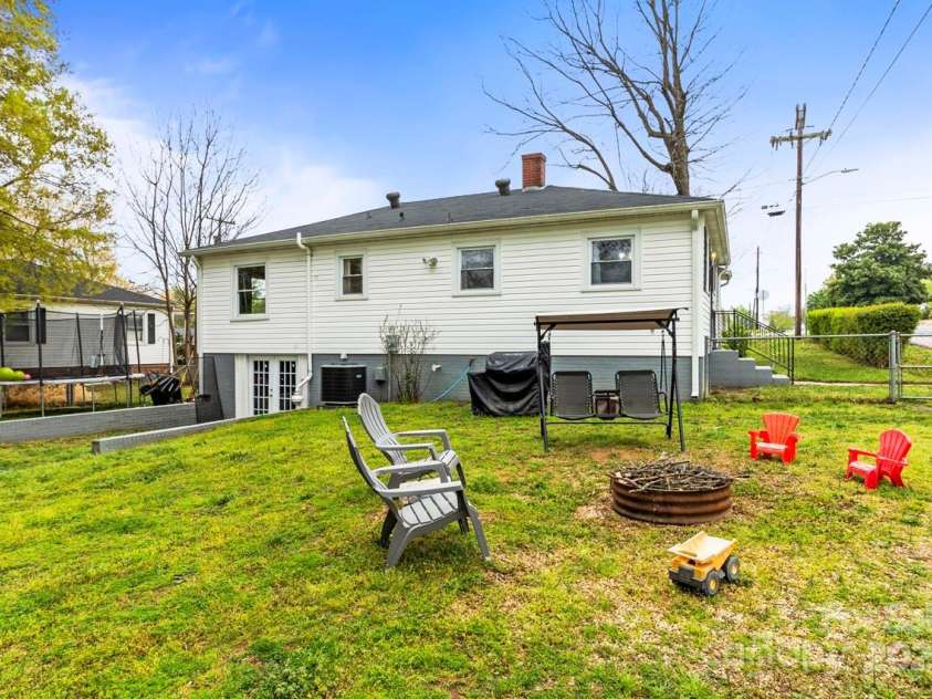 1301 Jackson Street, Kannapolis, NC 28083.  MLS# CAR4239935, YatesRealty ID 6273. 