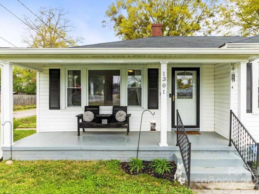 1301 Jackson Street, Kannapolis, NC 28083.  MLS# CAR4239935, YatesRealty ID 6273. Adorable front porch - perfect for sipping coffee