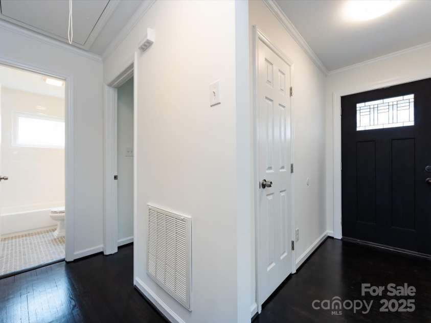 2286 Kilborne Drive, Charlotte, NC 28205.  MLS# CAR4224479, YatesRealty ID 6274. 