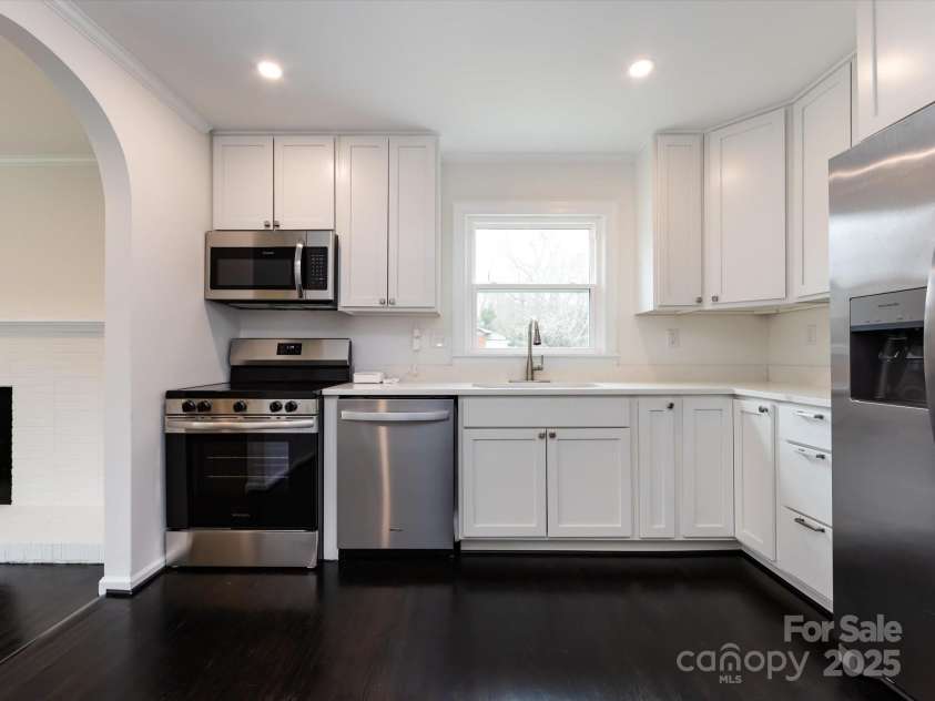 2286 Kilborne Drive, Charlotte, NC 28205.  MLS# CAR4224479, YatesRealty ID 6274. 