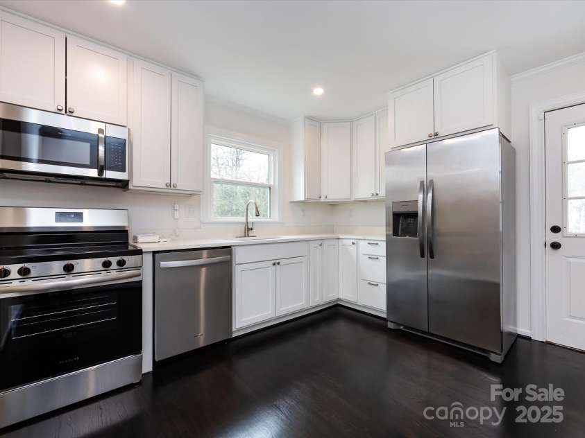 2286 Kilborne Drive, Charlotte, NC 28205.  MLS# CAR4224479, YatesRealty ID 6274. 