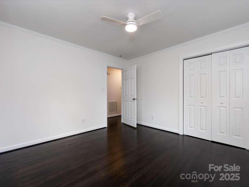 2286 Kilborne Drive, Charlotte, NC 28205.  MLS# CAR4224479, YatesRealty ID 6274. 