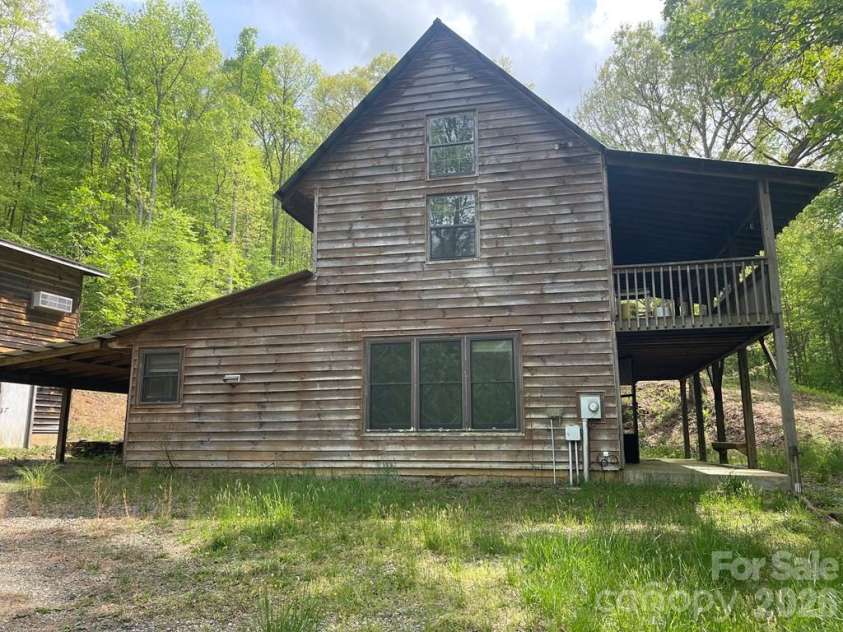 930 Copperhead Cove, Sylva, NC 28779.  MLS# CAR4392663, YatesRealty ID 6274. 
