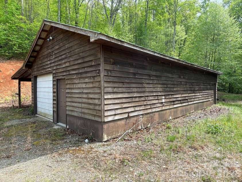 930 Copperhead Cove, Sylva, NC 28779.  MLS# CAR4392663, YatesRealty ID 6274. 