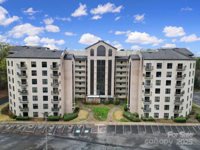 211 Heritage Boulevard, Fort Mill, SC 29715.  MLS# CAR4238996, YatesRealty ID 6275. 