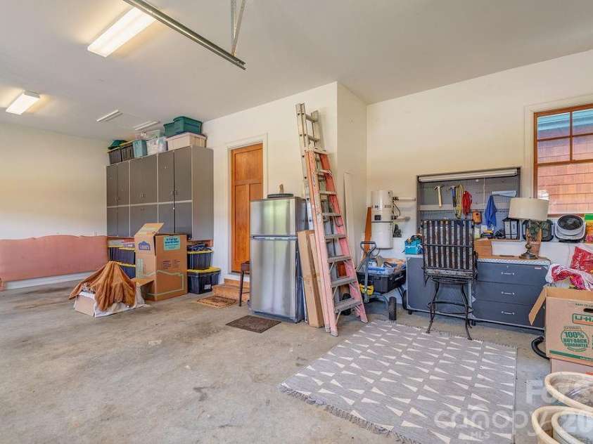 3 Gale Kelly Court, Weaverville, NC 28787.  MLS# CAR4361031, YatesRealty ID 6275. 3 car garage 