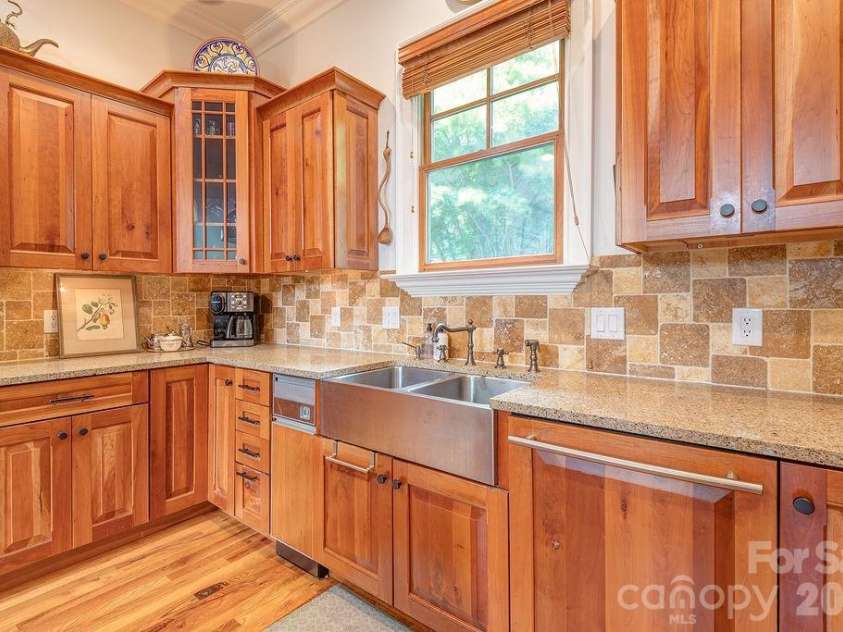 3 Gale Kelly Court, Weaverville, NC 28787.  MLS# CAR4361031, YatesRealty ID 6275. 