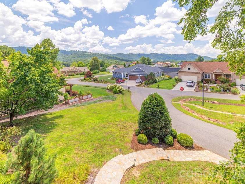 3 Gale Kelly Court, Weaverville, NC 28787.  MLS# CAR4361031, YatesRealty ID 6275. 