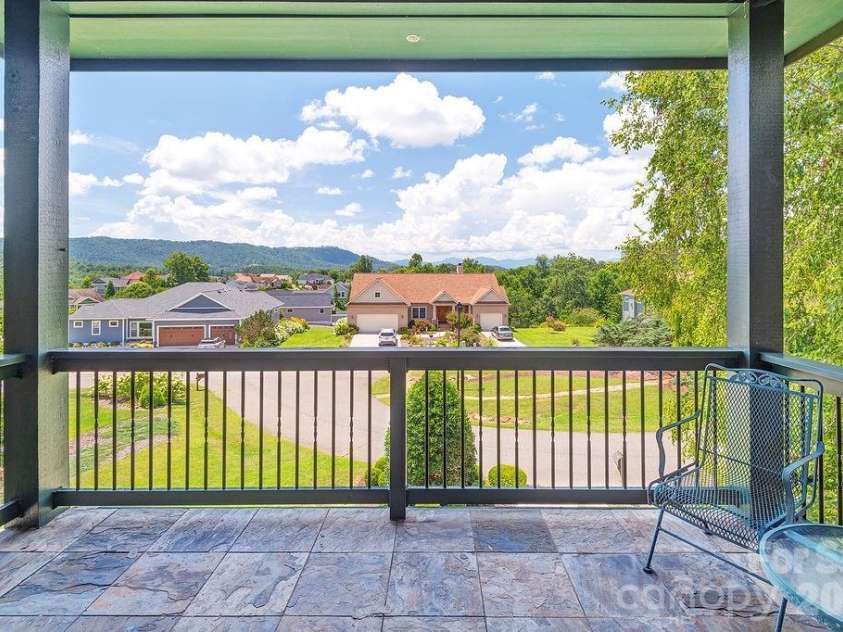 3 Gale Kelly Court, Weaverville, NC 28787.  MLS# CAR4361031, YatesRealty ID 6275. 