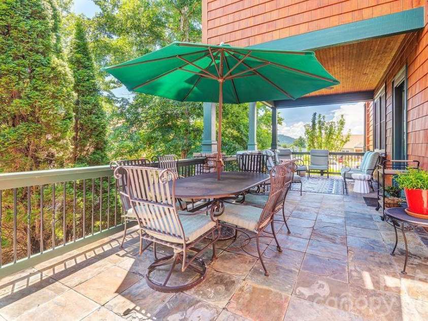 3 Gale Kelly Court, Weaverville, NC 28787.  MLS# CAR4361031, YatesRealty ID 6275. 