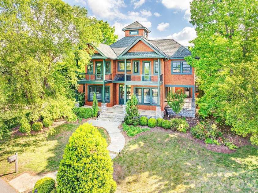 3 Gale Kelly Court, Weaverville, NC 28787.  MLS# CAR4361031, YatesRealty ID 6275. 