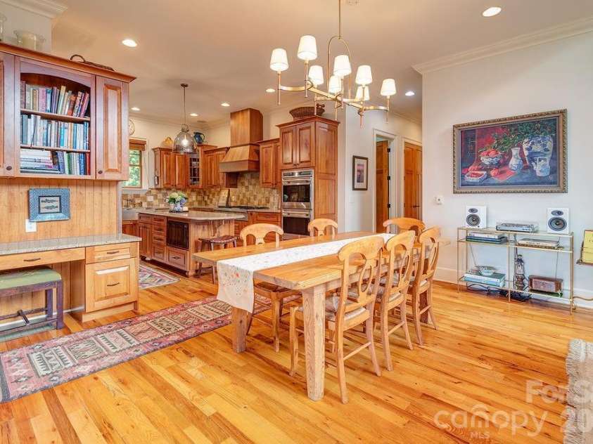 3 Gale Kelly Court, Weaverville, NC 28787.  MLS# CAR4361031, YatesRealty ID 6275. Additional Dining Area