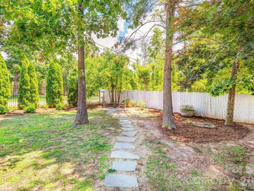 3 Gale Kelly Court, Weaverville, NC 28787.  MLS# CAR4361031, YatesRealty ID 6275. Fenced in back yard