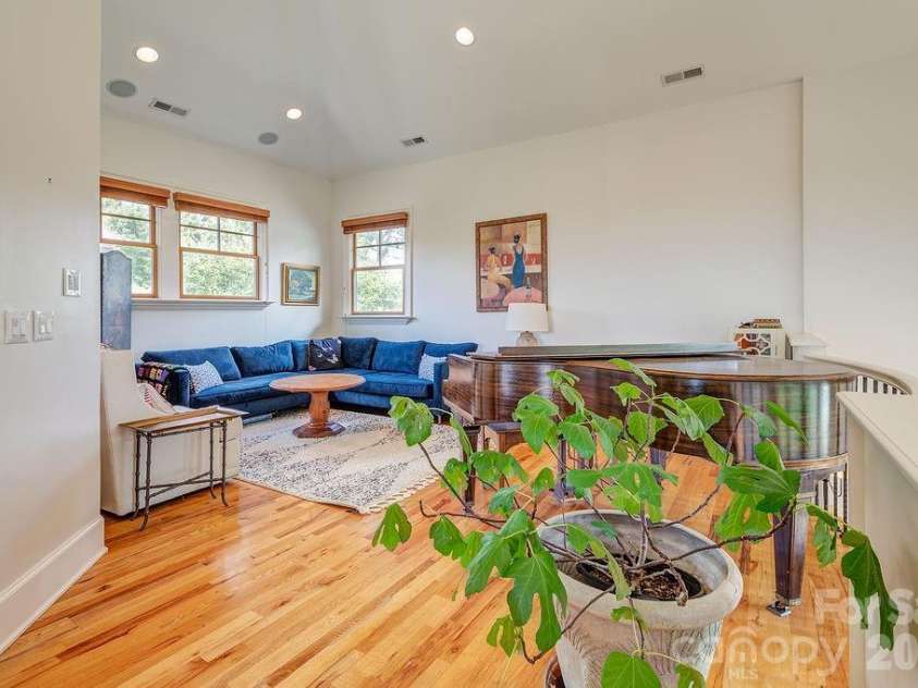 3 Gale Kelly Court, Weaverville, NC 28787.  MLS# CAR4361031, YatesRealty ID 6275. Upstairs bonus space