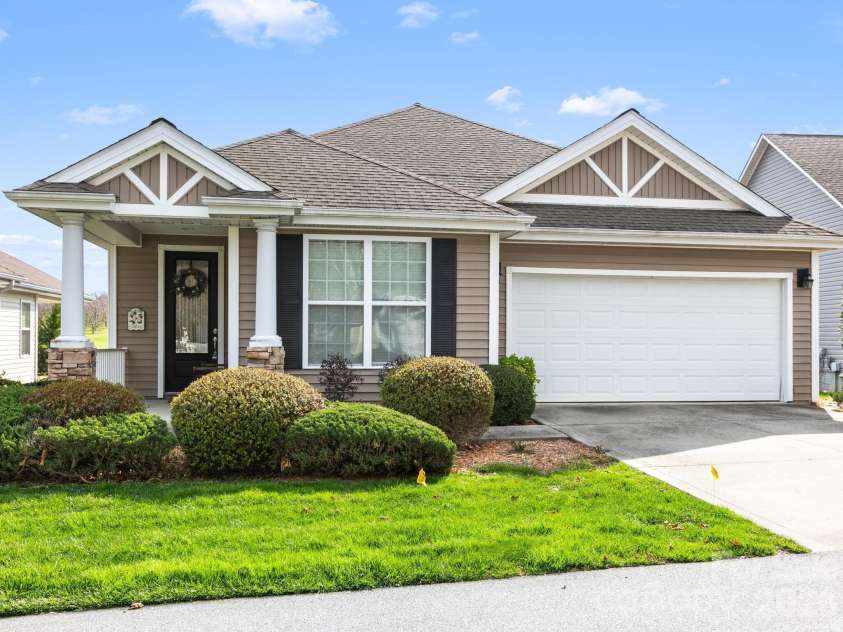 7 Eagle Creek Trail, Flat Rock, NC 28731.  MLS# CAR4360672, YatesRealty ID 6277. 