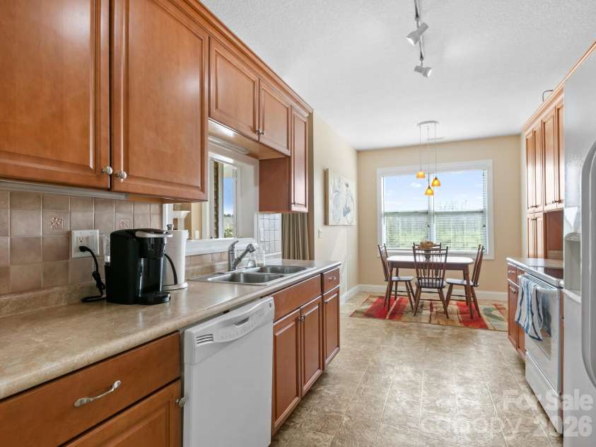 7 Eagle Creek Trail, Flat Rock, NC 28731.  MLS# CAR4360672, YatesRealty ID 6277. 