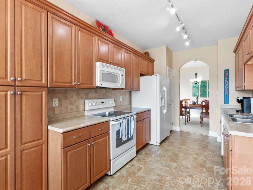 7 Eagle Creek Trail, Flat Rock, NC 28731.  MLS# CAR4360672, YatesRealty ID 6277. 