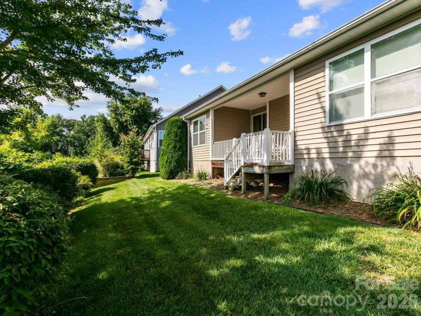 7 Eagle Creek Trail, Flat Rock, NC 28731.  MLS# CAR4360672, YatesRealty ID 6277. 