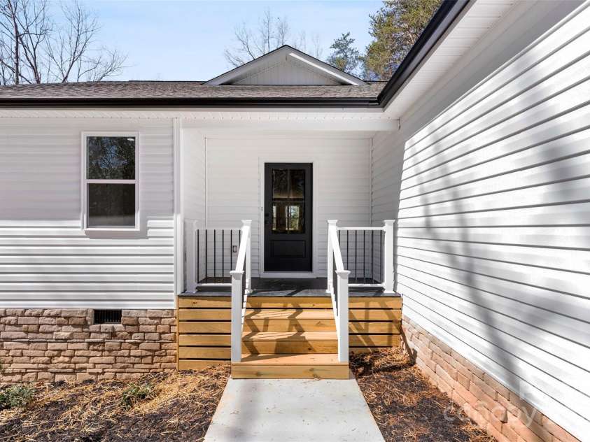 433 Cornerstone Drive, Taylorsville, NC 28681.  MLS# CAR4230827, YatesRealty ID 6278. 