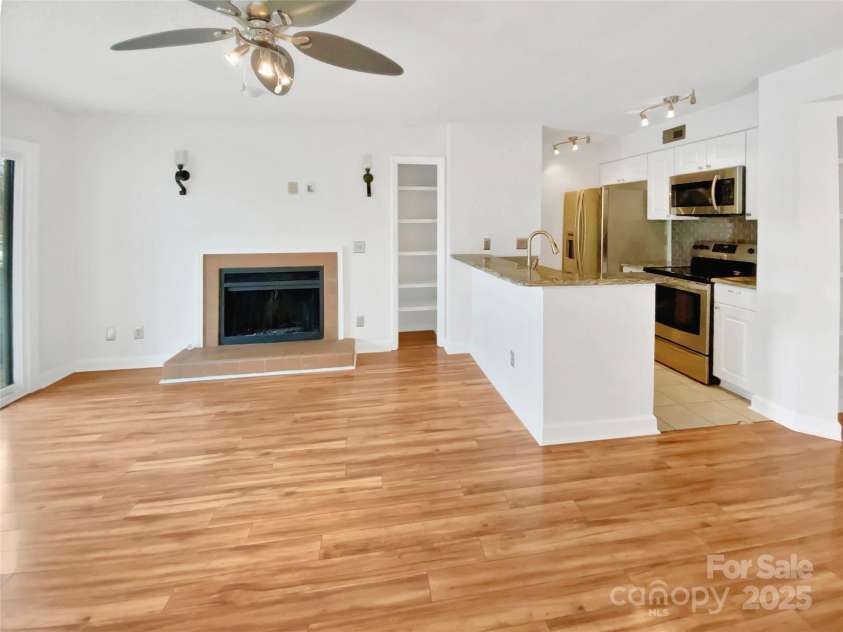 237 Northwest Drive, Davidson, NC 28036.  MLS# CAR4218173, YatesRealty ID 6279. 