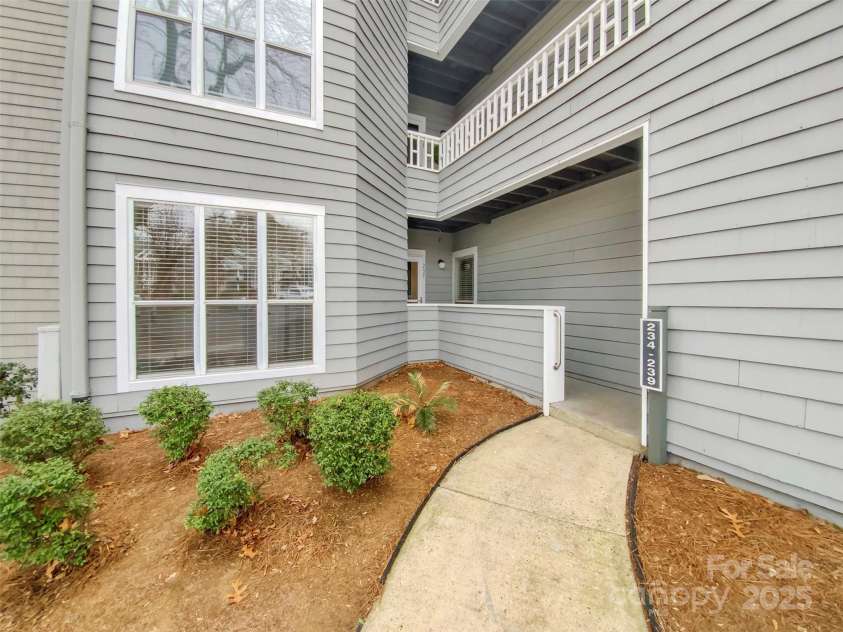 237 Northwest Drive, Davidson, NC 28036.  MLS# CAR4218173, YatesRealty ID 6279. 