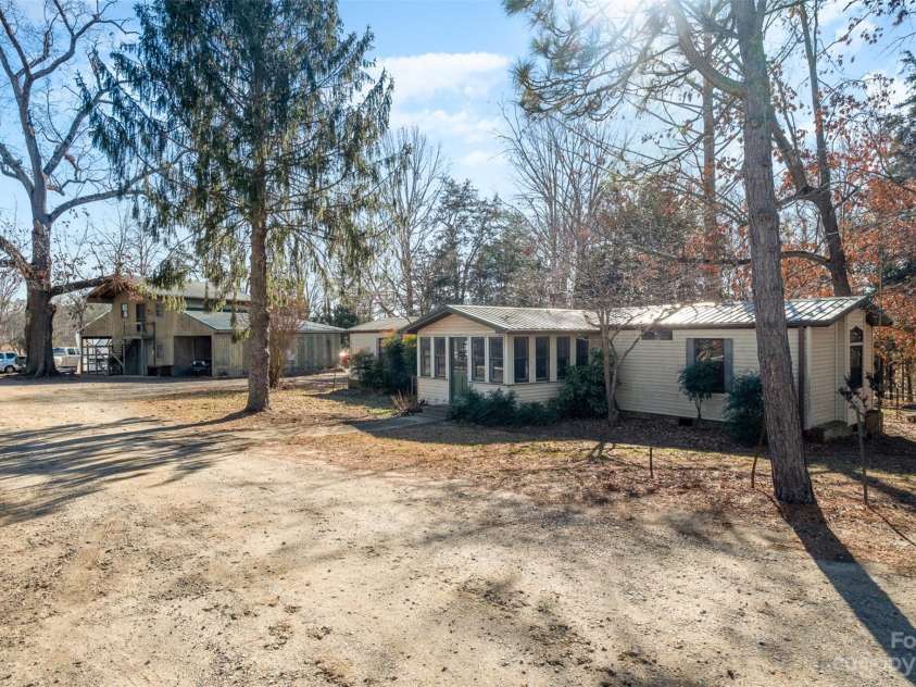 243 Jarab Hill Lane, Statesville, NC 28625.  MLS# CAR4095687, YatesRealty ID 628. 