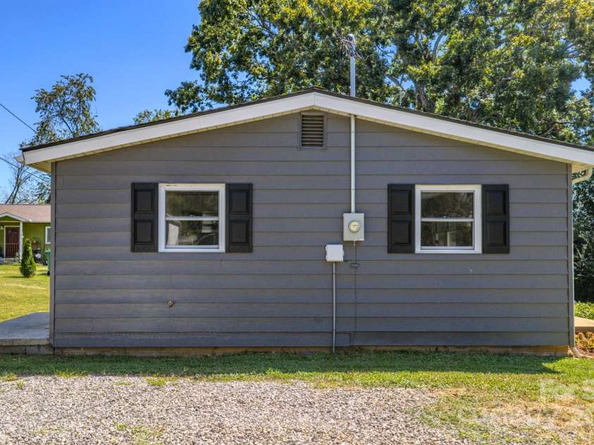 26 Center Street, Candler, NC 28715.  MLS# CAR4297690, YatesRealty ID 628. 