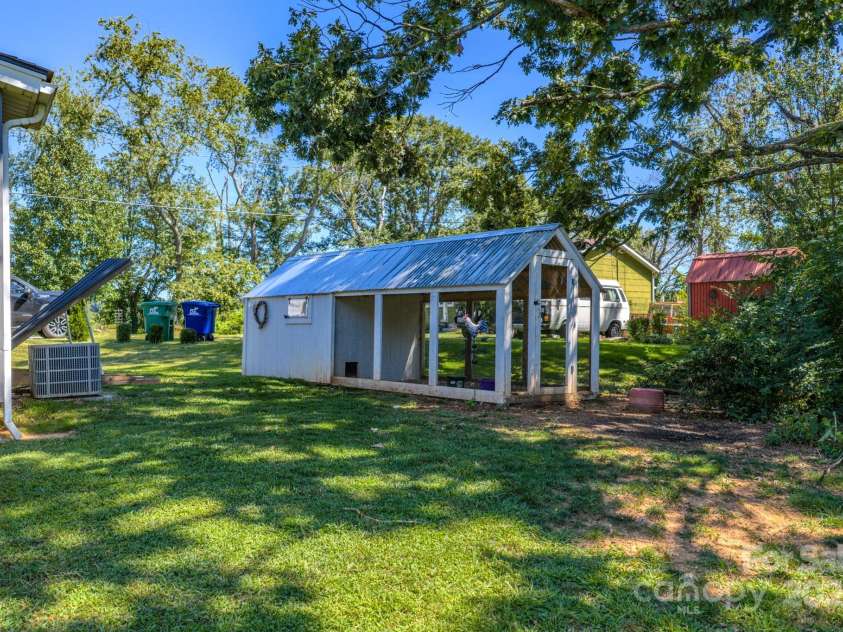 26 Center Street, Candler, NC 28715.  MLS# CAR4297690, YatesRealty ID 628. 