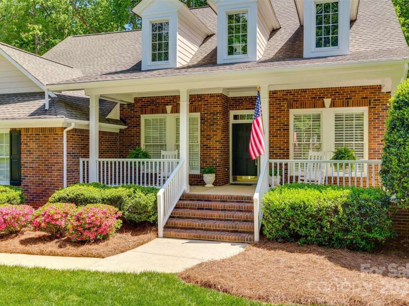 908 Thorn Ridge Lane, Lake Wylie, SC 29710.  MLS# CAR4218179, YatesRealty ID 628. 