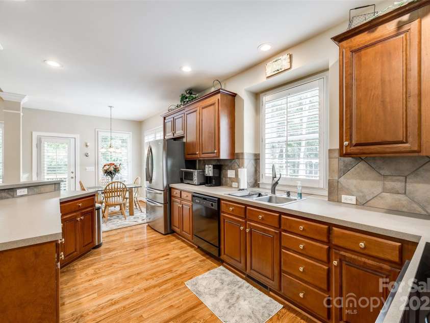 908 Thorn Ridge Lane, Lake Wylie, SC 29710.  MLS# CAR4218179, YatesRealty ID 628. 