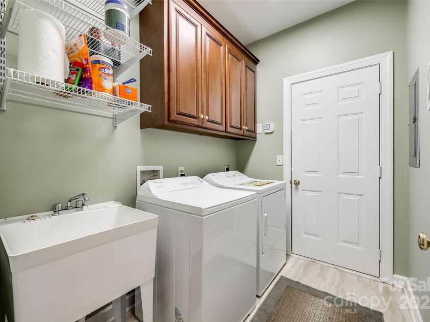 908 Thorn Ridge Lane, Lake Wylie, SC 29710.  MLS# CAR4218179, YatesRealty ID 628. 