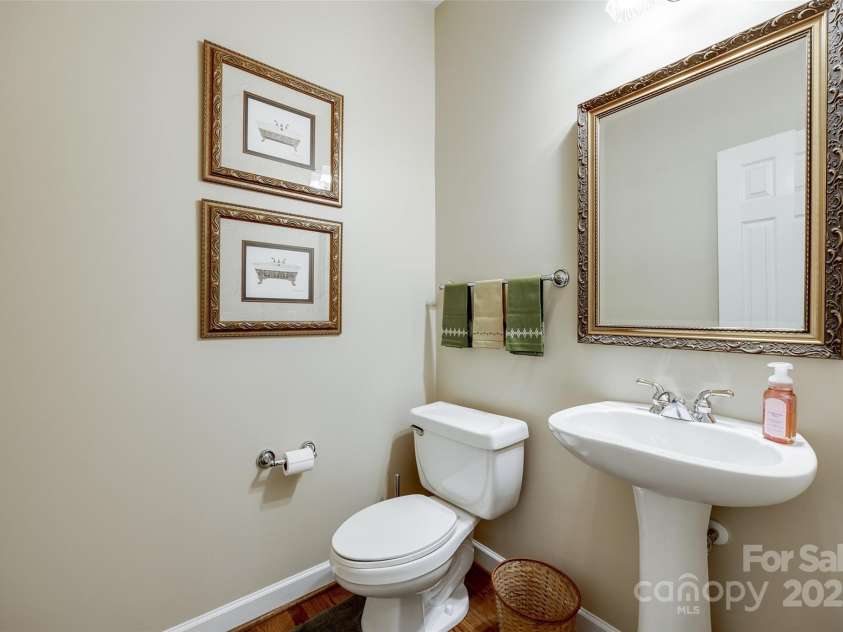 908 Thorn Ridge Lane, Lake Wylie, SC 29710.  MLS# CAR4218179, YatesRealty ID 628. 