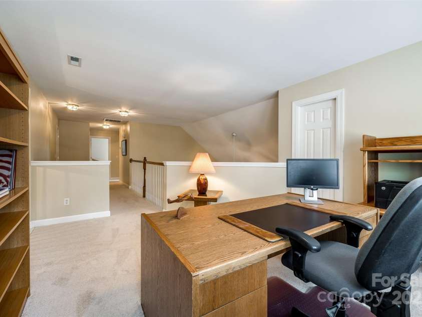 908 Thorn Ridge Lane, Lake Wylie, SC 29710.  MLS# CAR4218179, YatesRealty ID 628. 