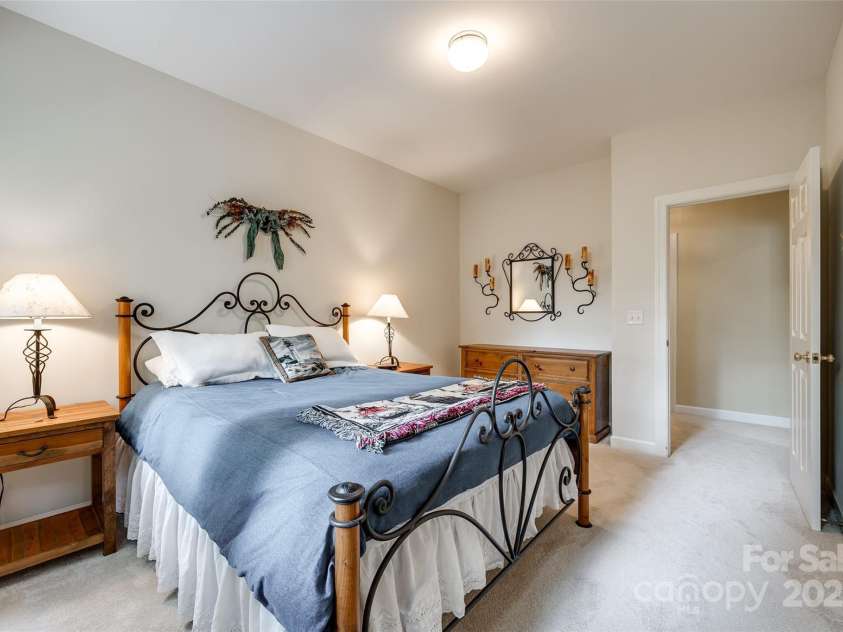 908 Thorn Ridge Lane, Lake Wylie, SC 29710.  MLS# CAR4218179, YatesRealty ID 628. 