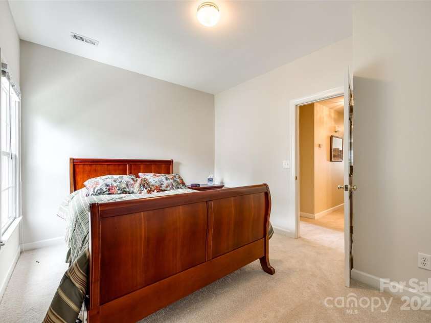 908 Thorn Ridge Lane, Lake Wylie, SC 29710.  MLS# CAR4218179, YatesRealty ID 628. 